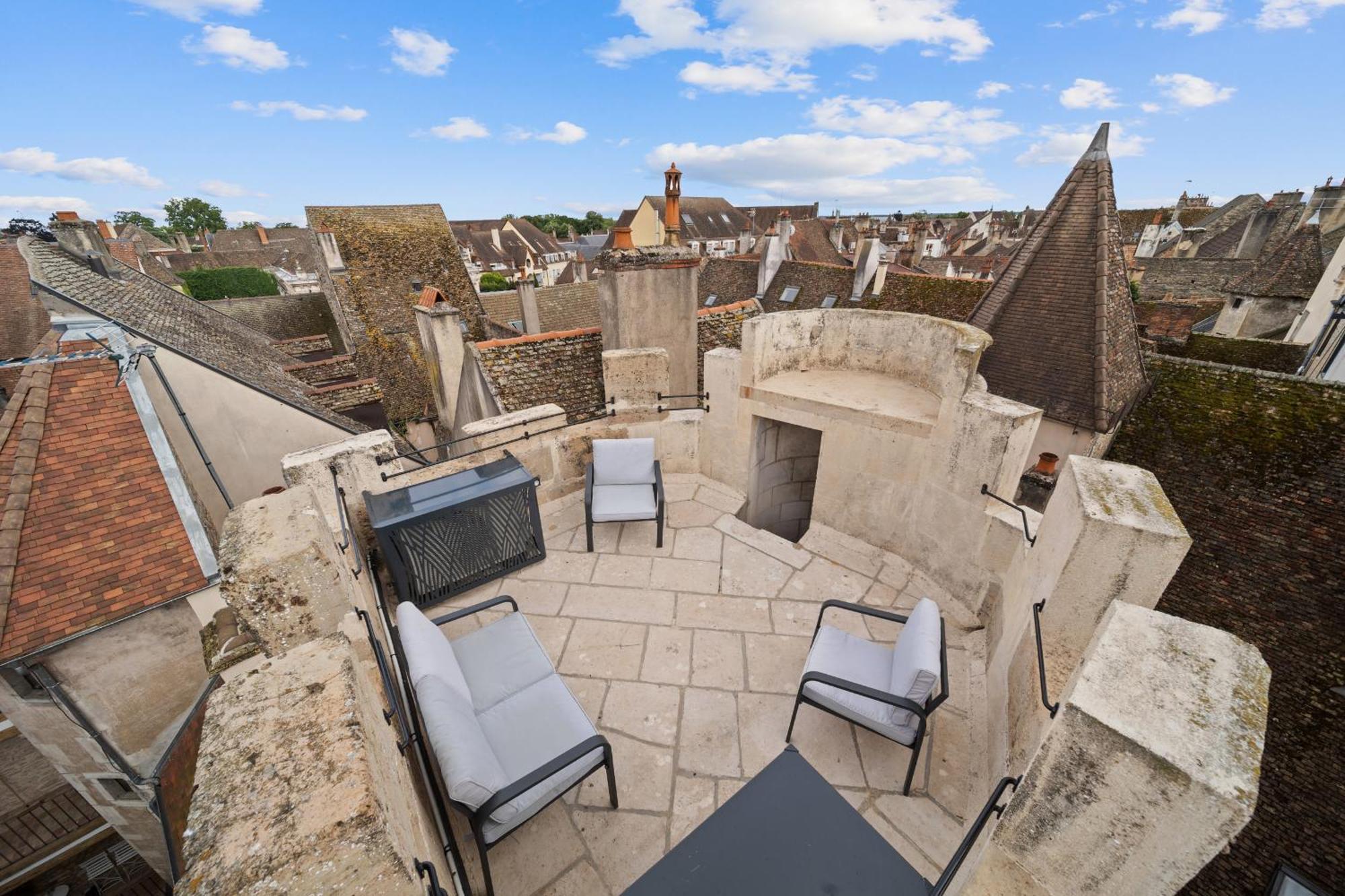 La Terrasse De La Tour * Beaune (Cote d'Or)
