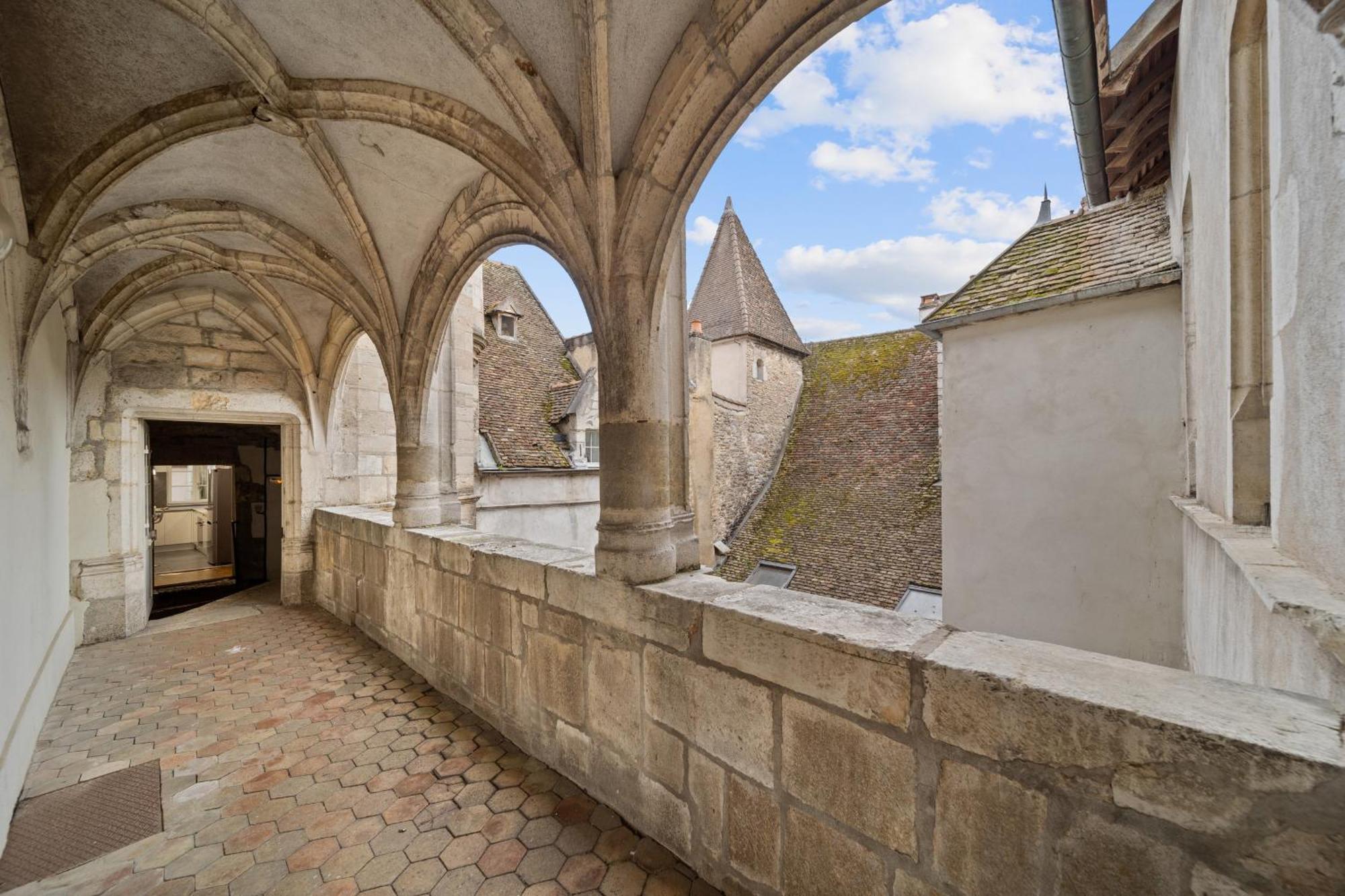 La Terrasse De La Tour * Beaune (Cote d'Or)